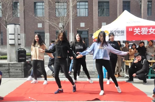 如何给女生送温暖 A446F8F9007955D5199694C458C_63140D7A_36D61.jpg